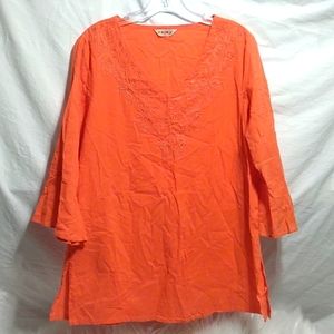 Beautiful Eder A V Neck Top Sz.XL Like New (X-56 CRATE)